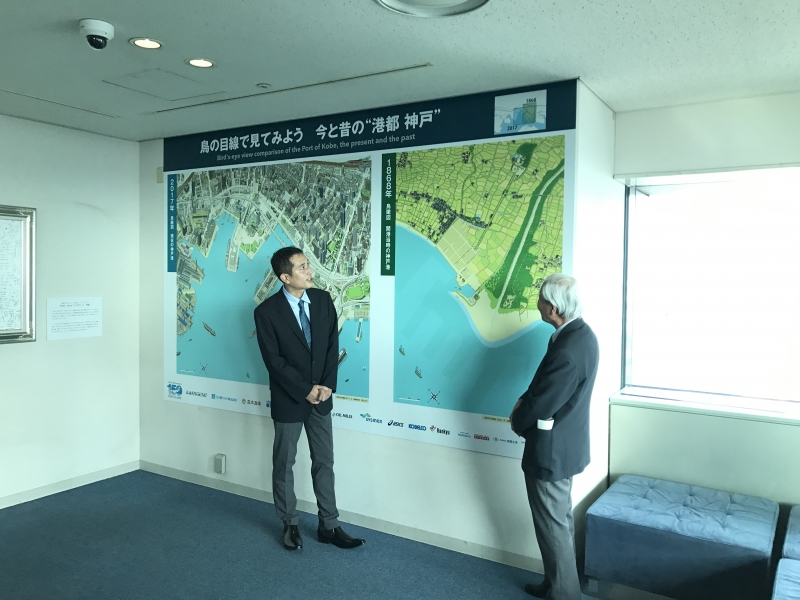 神戸港の今と昔　神戸市役所24階展望ロビーに鳥瞰図を設置　神戸市中央区 [画像]
