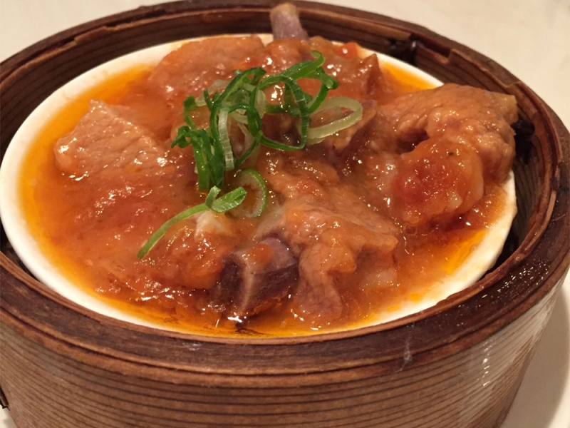 中国料理 悠悠「茶美豚スペアリブの梅肉蒸し」