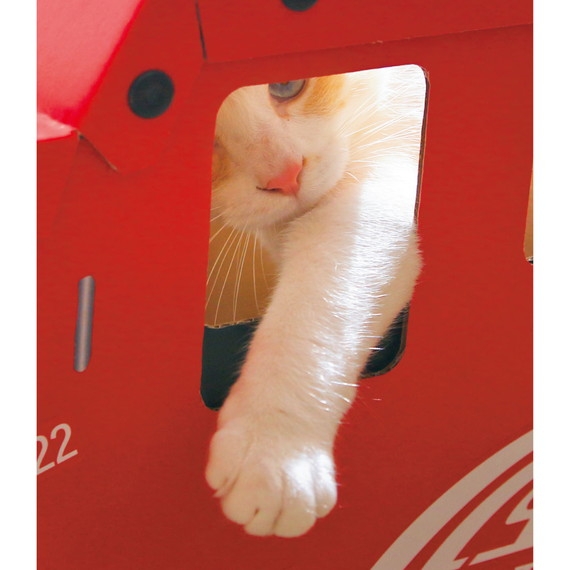 『猫さんのつめとぎ付き消防車』発売　フェリシモ 猫部と神戸市消防局がコラボ [画像]