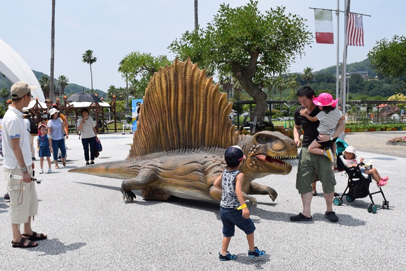 ティラノサウルスを超えるともいわれる巨大肉食恐竜「スピノサウルス」