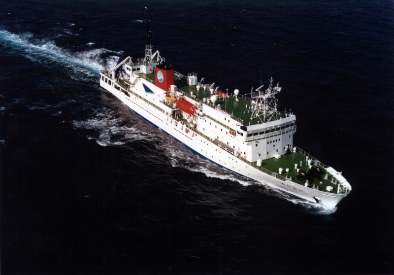 深海調査研究船「かいれい」の一般公開実施　神戸市中央区 [画像]