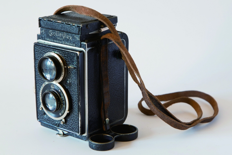 カレルが使用していたカメラ　ローライフレックスオリジナル（6×6cm判二眼レフカメラ）　プラハ10区