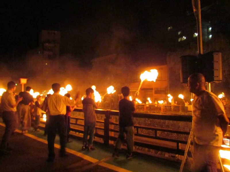 『湯村の火祭り』　美方郡新温泉町 [画像]