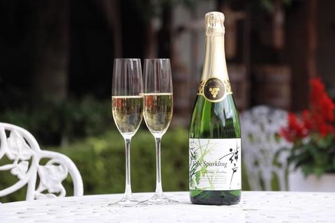 神戸ワイン『神戸スパークリングワイン』新発売 [画像]
