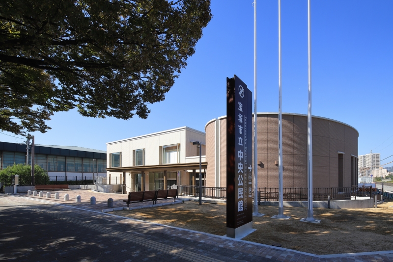 昨年第1期で開館した宝塚市立中央公民館
正面玄関