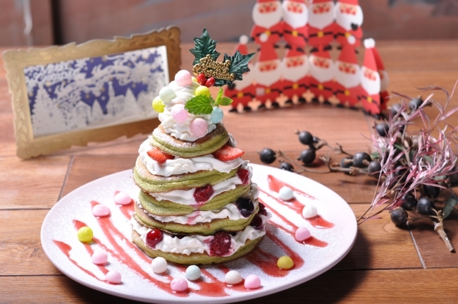 8段重ねのミルフィーユパンケーキ・ベルヴィル『クリスマスパンケーキ2018』 [画像]