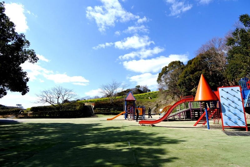 神戸総合運動公園『おそとであそぼう！ 母の日だいさくせん！』　神戸市須磨区 [画像]