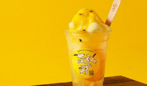 PEANUTS Cafe 神戸　ウッドストックをモチーフにしたかき氷を販売