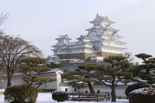 姫路城で迎える新年 元日は入場無料に