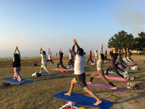 海岸で夕陽とともに楽しむヨガ『AWAJI BEACH YOGA 2017』 南あわじ市