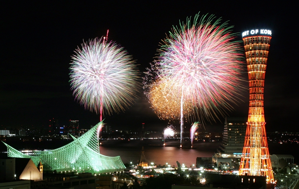 今年は過去最大となる1万5000発 『第47回みなとこうべ海上花火大会