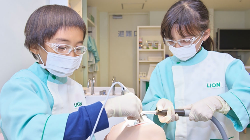 キッザニア甲子園『特別ワークショップ めざせ歯みがきマスター！』 西宮市 [画像]