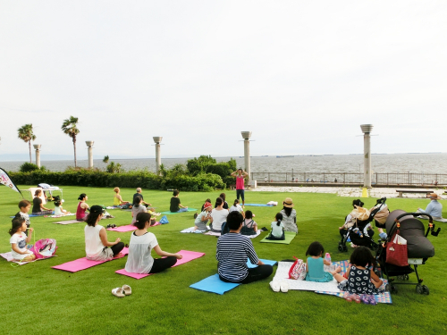 鳴尾浜臨海公園南地区芝生広場『芝生deサンセットヨガ』西宮市