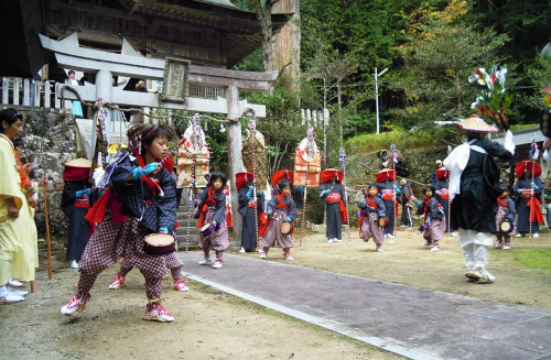 駒宇佐八幡神社『百石踊り』　三田市