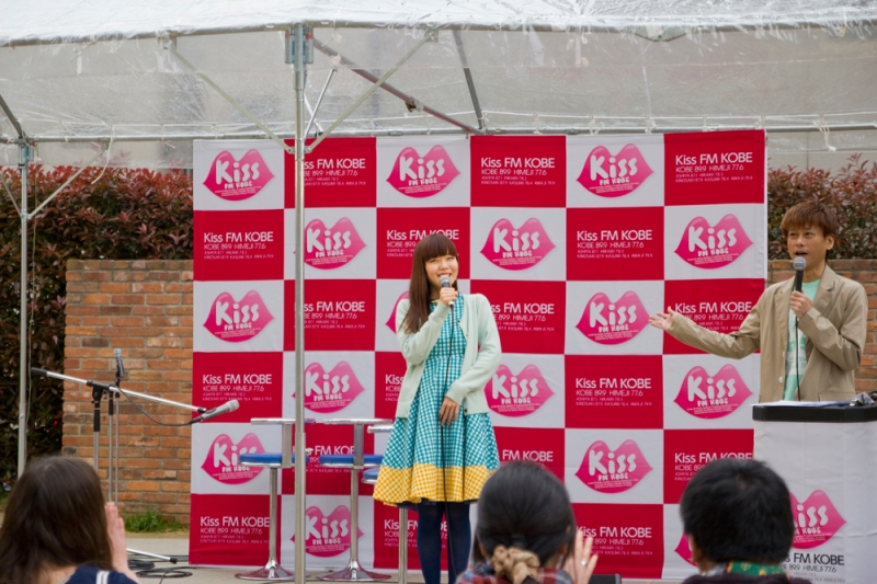 トア公園では、出演アーティストとのトークライブが行われた。
吉澤嘉代子とKiss FM KOBEサウンドクルー庄司悟のトーク