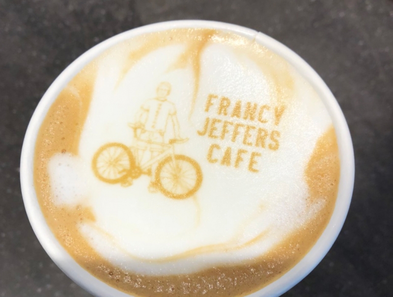 兵庫初出店のバウムクーヘンカフェ『FRANCY JEFFERS CAFE 芦屋本店』オープン [画像]