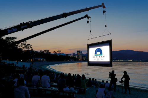“海と空の間に浮かぶ水上のスクリーン”『うみぞら映画祭2018』　洲本市