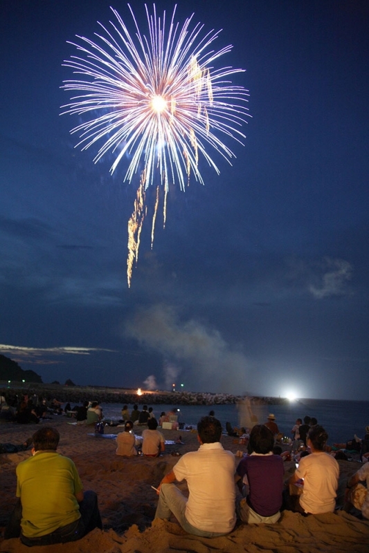 『浜坂ふるさと夏まつり花火大会』　美方郡新温泉町 [画像]