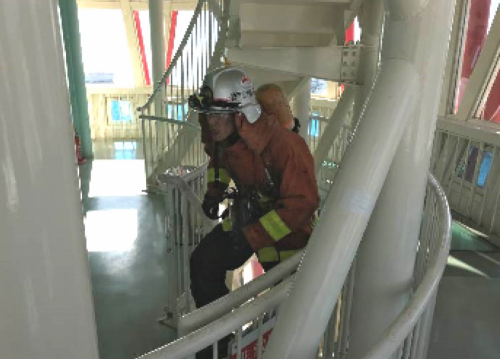 『神戸ポートタワー階段駆け上がり訓練＆救助体感デー』　神戸市中央区