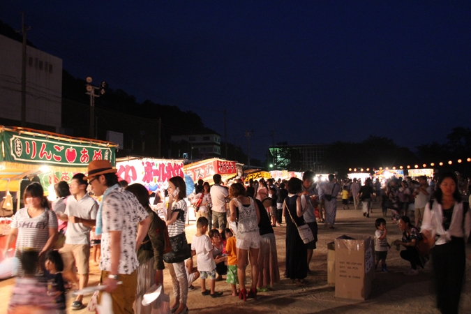 盆踊りで賑わう「第37回にしわき市・黒田庄夏まつり」 [画像]