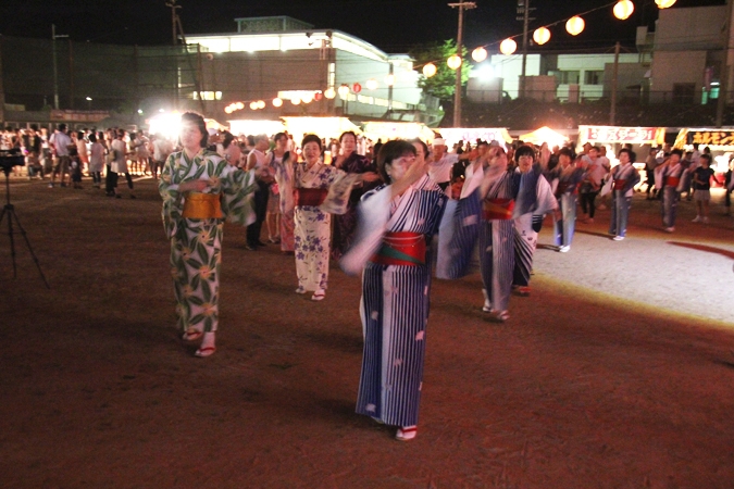 盆踊りで賑わう「第37回にしわき市・黒田庄夏まつり」 [画像]