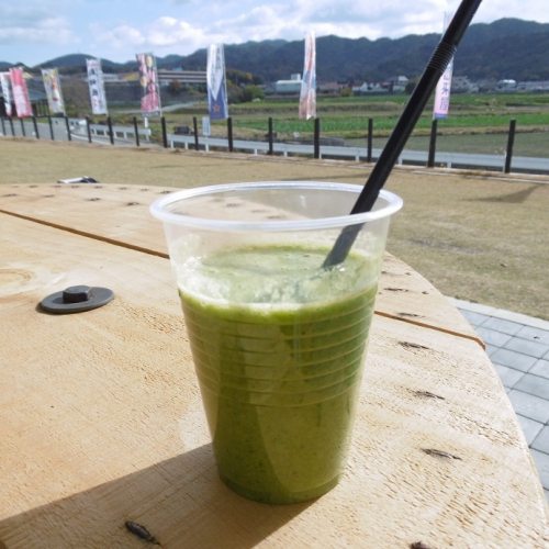 “まるで飲むサラダ”スムージー専門店が南あわじ市の美菜恋来屋にオープン