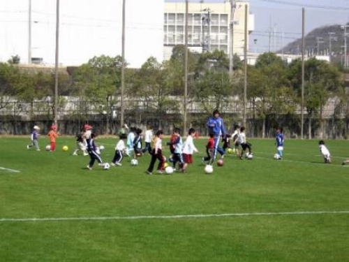 神戸総合運動公園『ミズノサッカー塾』参加者募集　神戸市須磨区