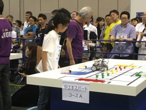 国際ロボット競技会「WRO」の日本決勝大会が西宮市で開催