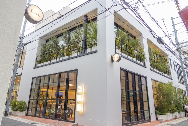 『ロンハーマン神戸店』リニューアルオープンでカフェ併設 [画像]