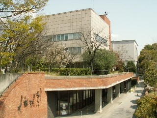 神戸市立中央図書館