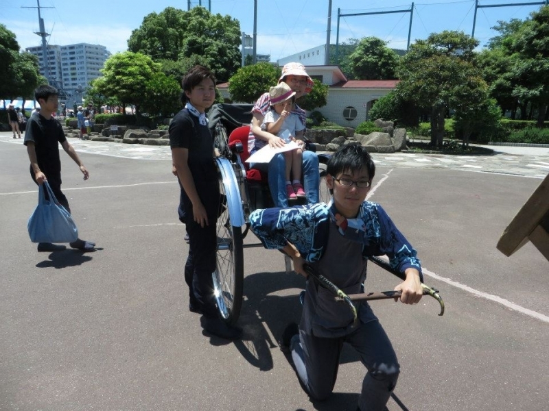 神戸ワイナリーで人力車の無料試乗体験を [画像]