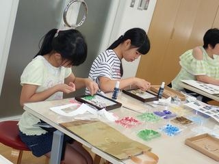 こうべ環境未来館『第3回 宝酒造エコの学校「ガラス絵づくり」』神戸市西区 [画像]