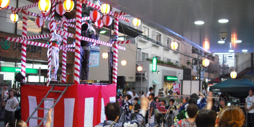 岩塩ジェラートやタコスなど一味違った夜店が魅力　「2014岡本サマーフェスティバル」