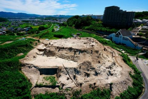 松原城跡の発掘調査現場を公開　神戸市北区
