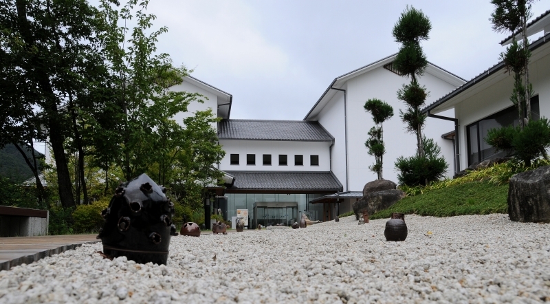 兵庫陶芸美術館