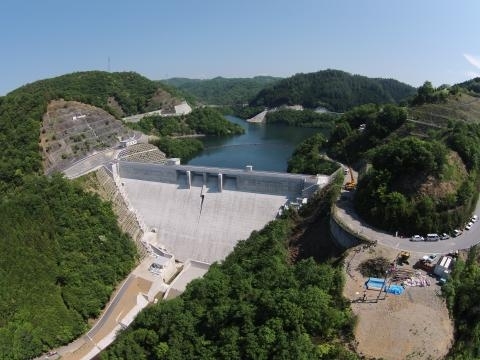 『金出地ダム（鞍居湖）周回道路完成ウォーク』　赤穂郡 [画像]