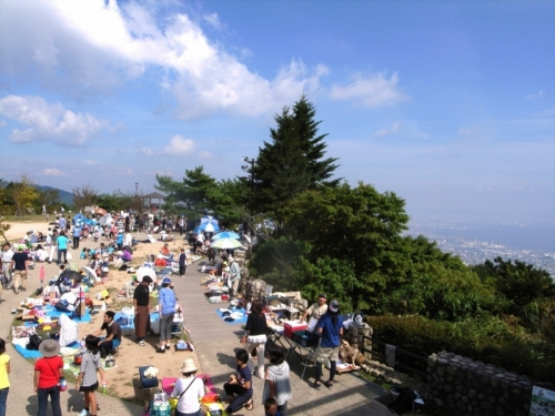 今年度ラスト開催『摩耶山リュックサックマーケット』　神戸市灘区