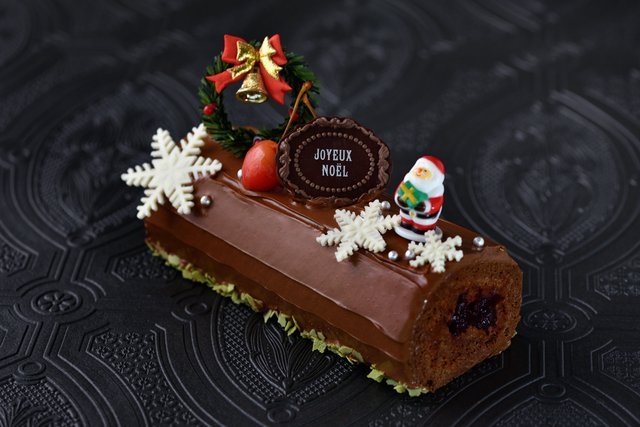 チョコレートチェリーロールケーキ 3,800円