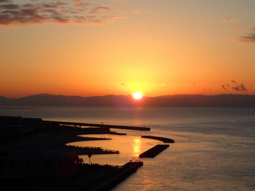 明石海峡大橋から初日の出を観賞　神戸市垂水区