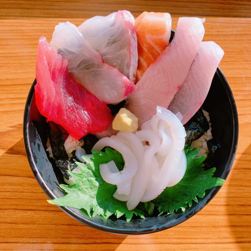 神戸の漁師が監修した海鮮丼・おにぎり専門店が大丸神戸店に登場