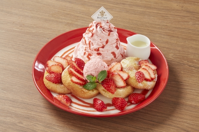 苺づくしのふわふわスフレパンケーキ 〜フレンチトースト仕立て～　1,380円（税抜）