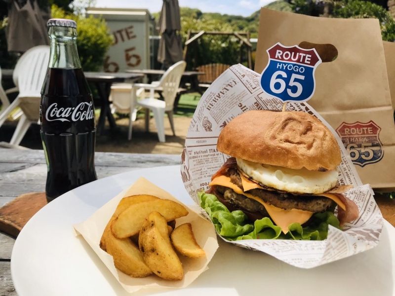 名物「たかみくらバーガー」ポテト付き 1,300円（税込）