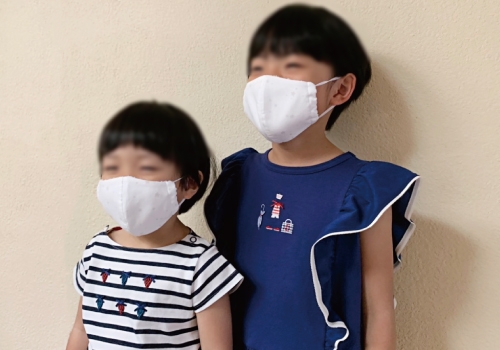 ベビー子ども服のファミリア　親子がおそろいで着用できるマスクを開発 [画像]