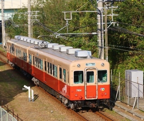 阪神電車の象徴「赤胴車」記念グッズがネット限定販売 [画像]