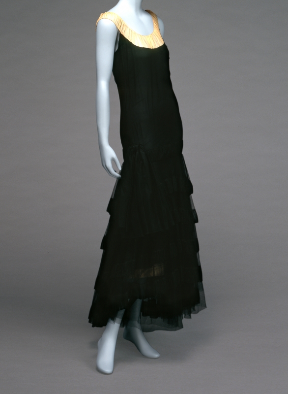 イヴニング・ドレス、ガブリエル・シャネル　1929年
（神戸ファッション美術館蔵）