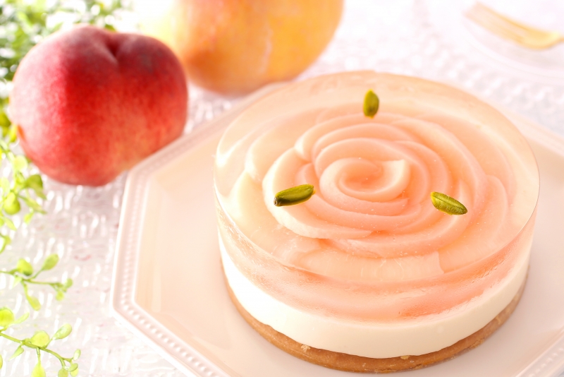 桃のレアチーズデザート　1,350円（税込）