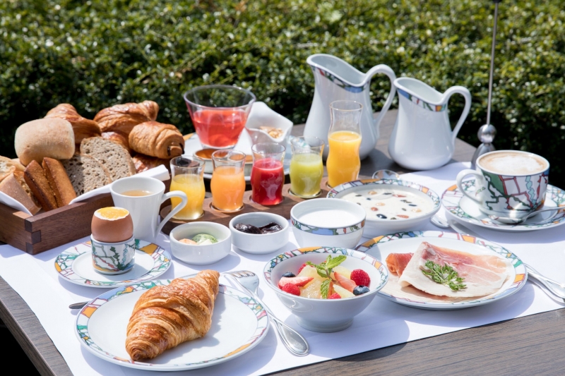 神戸北野ホテル「世界一の朝食」をランチでも提供 [画像]