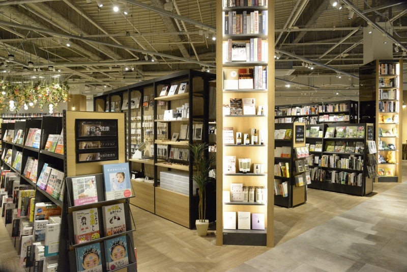 「TSUTAYA BOOKSTORE ホームズ尼崎店」を詳しくご紹介 [画像]