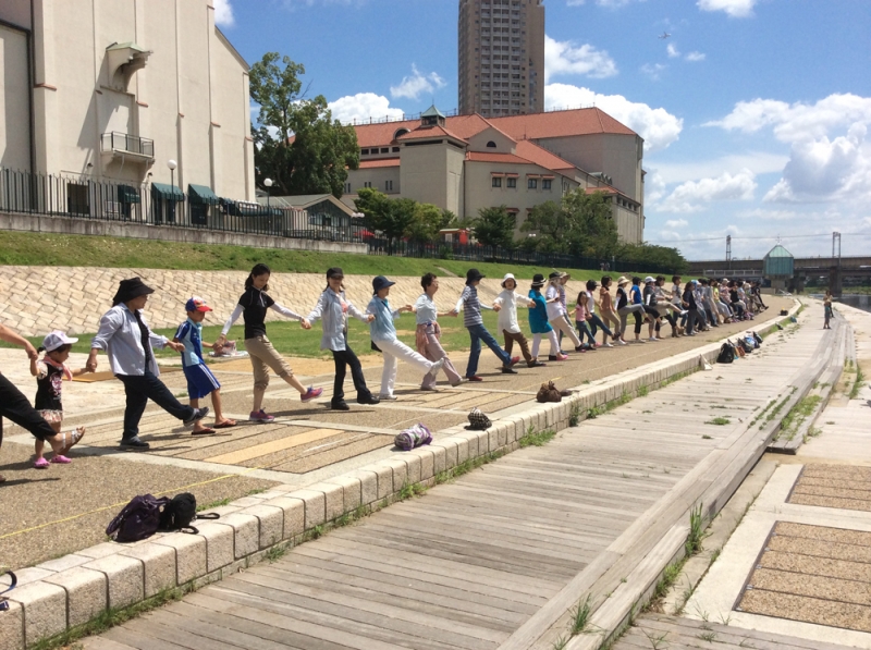 ギネスに挑戦　1万人のラインダンス×宝塚音楽回廊　宝塚市 [画像]