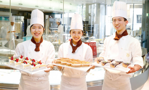 神戸国際調理製菓専門学校　1日限定の菓子販売